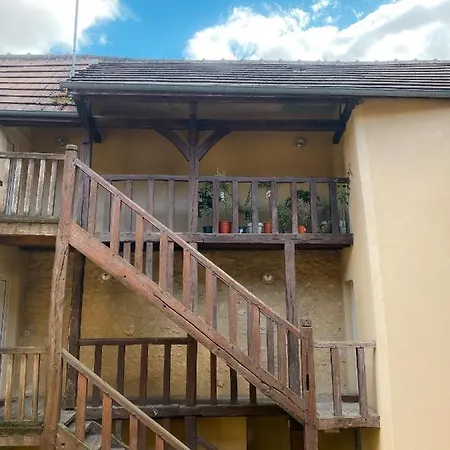 Au Nom De La Rose, Beau 3 Pieces En Centre-Ville Provins Exterior photo