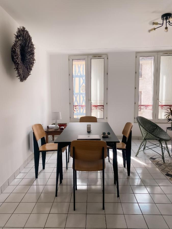 Au Nom De La Rose, Beau 3 Pieces En Centre-ville Apartment