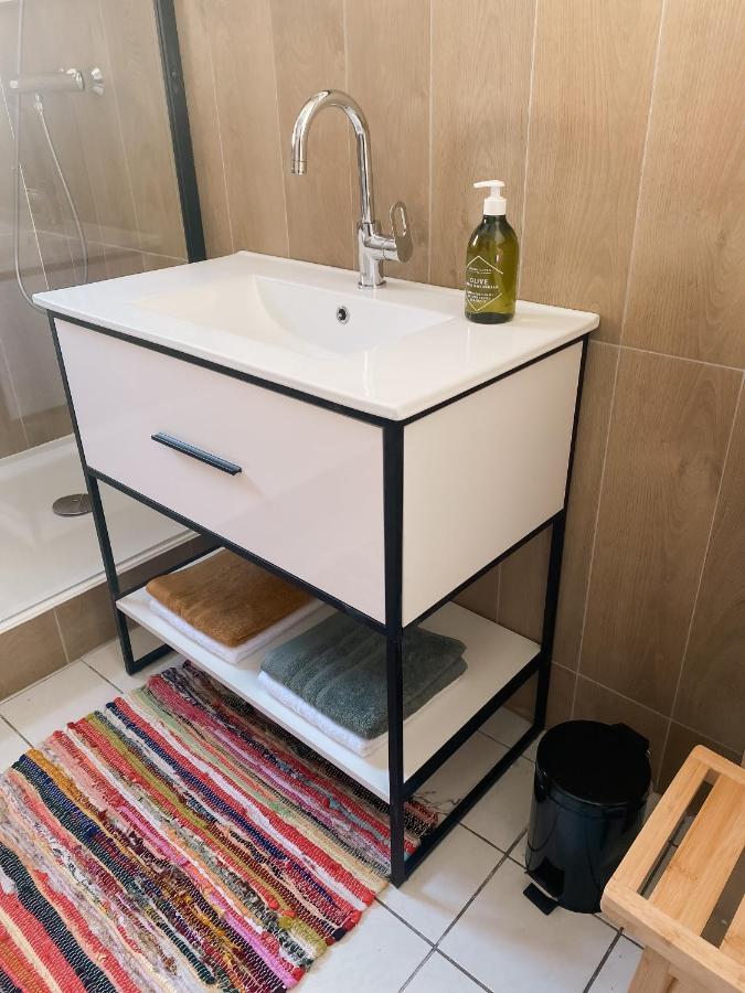 Apartment Au Nom De La Rose, Beau 3 Pieces En Centre-ville Provins