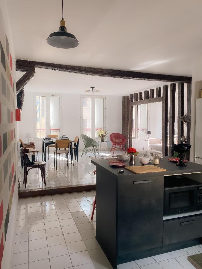 Au Nom De La Rose, Beau 3 Pieces En Centre-ville Apartment