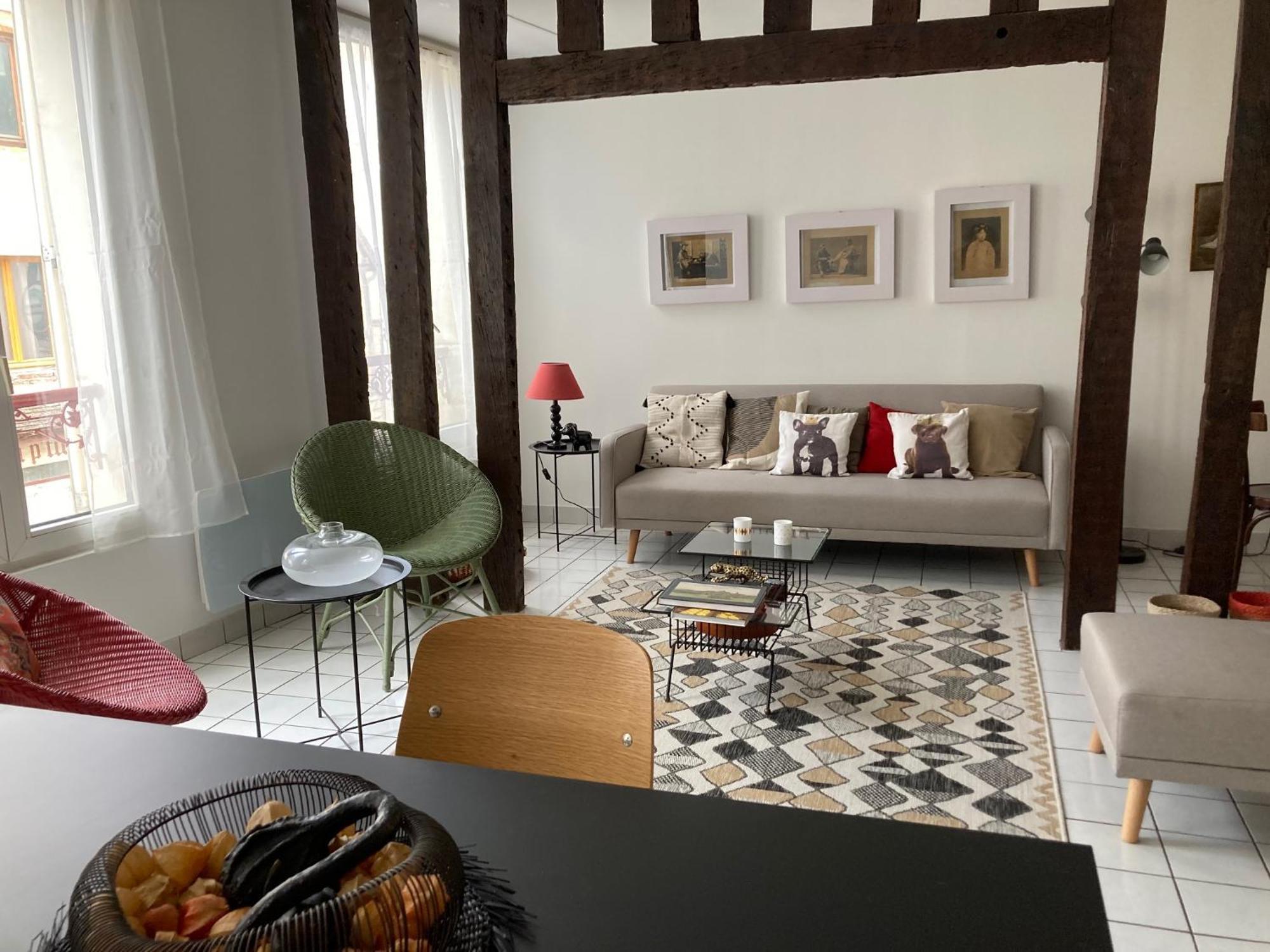 Apartment Au Nom De La Rose, Beau 3 Pieces En Centre-ville Provins